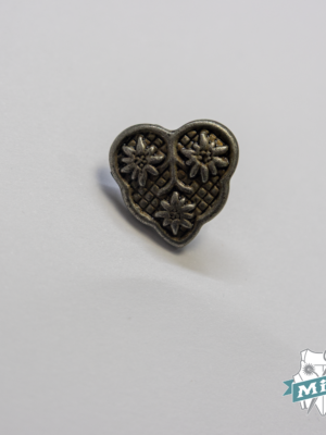 Botón modelo "Corazón" color plata vieja