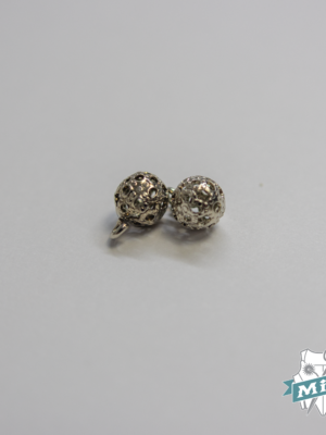 Botón  modelo "Esfera labrada" color plata.