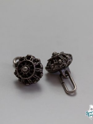 Botón  modelo "Corona" color Plata.