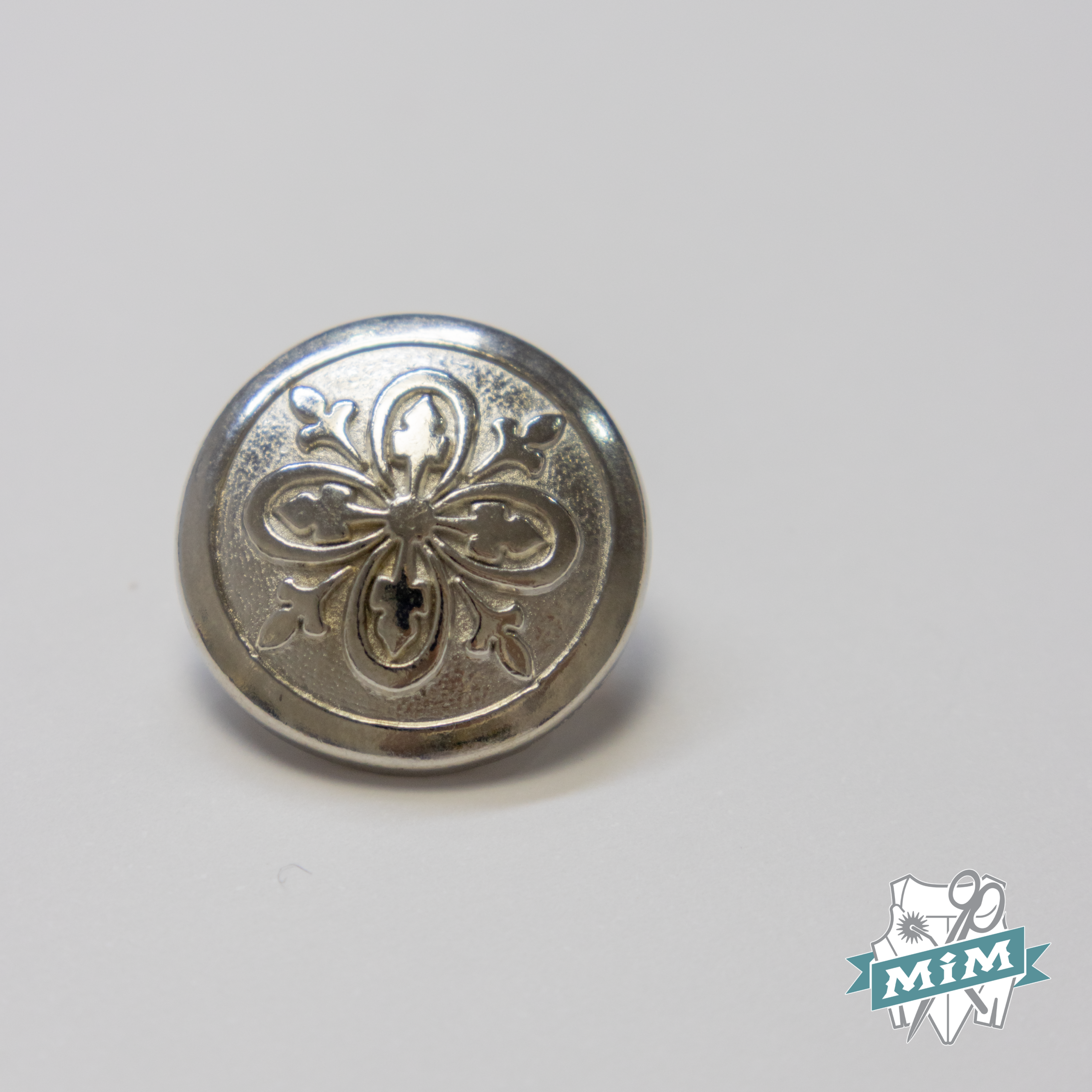 Botón  modelo «4 cruces» plata – 1,5 cm