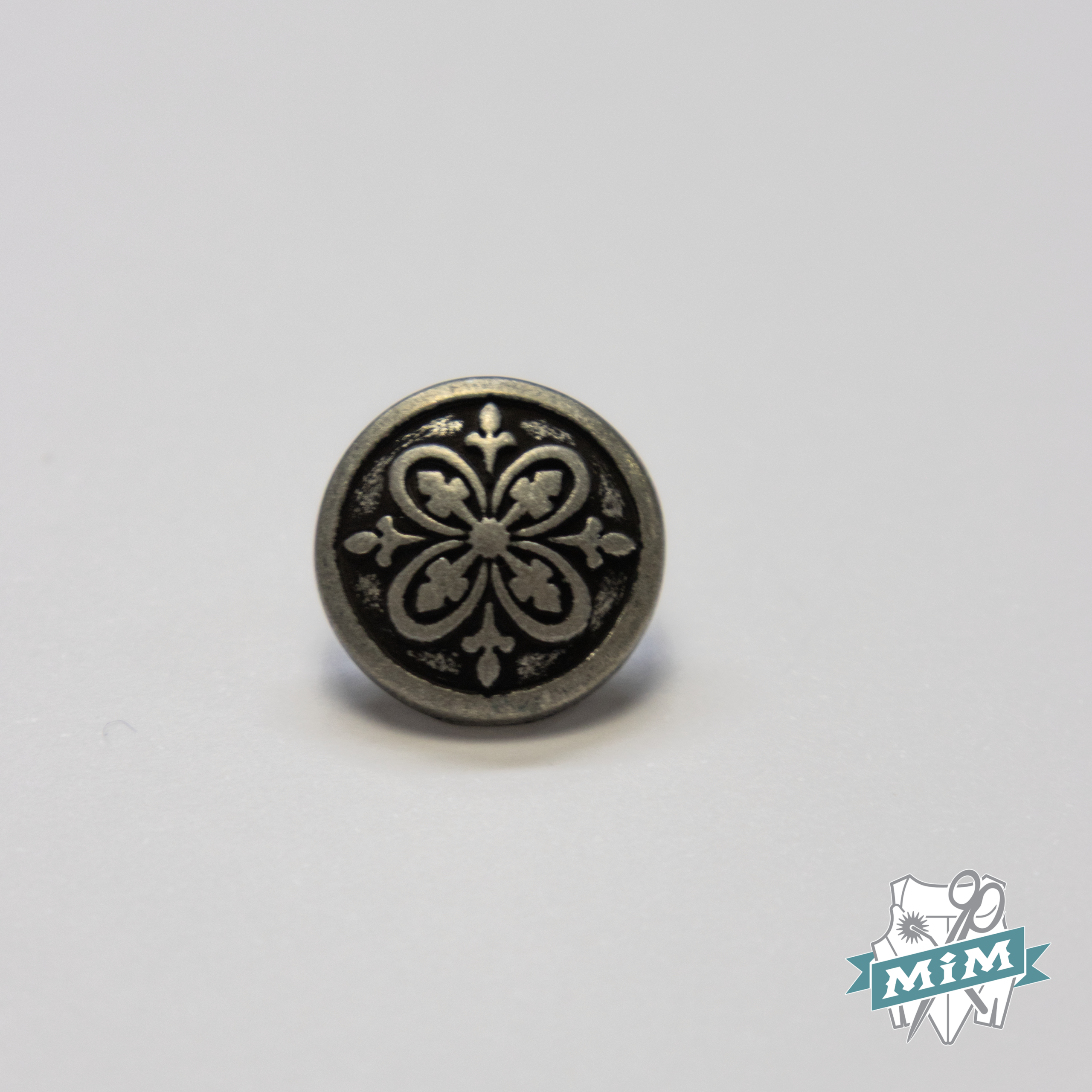 Botón  modelo «4 cruces» plata vieja – 1,5 cm