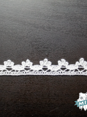 Puntilla de bolillo color blanco